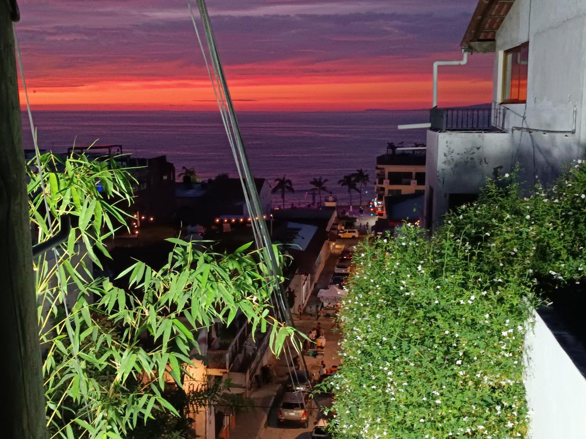 Estudio Y Terraza Con Vista Al Mar Por El Malecon Apartment Puerto Vallarta Exterior photo